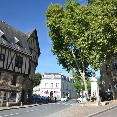 La Closerie Des Augustins, D'hotes, Quartier Historique, Accueil Modulable, 2 Roues 3*