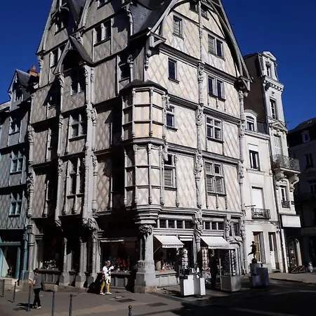 Bed & Breakfast Le Beau Repaire, D'hotes, Quartier Historique, 1 A 3 Chambres, Etage Independant Angers