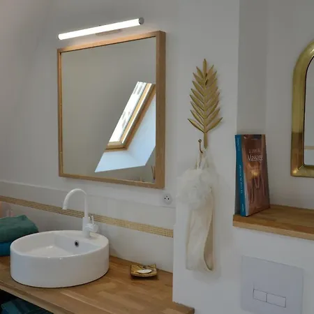 Frühstückspension Le Beau Repaire, Chambres D'Hotes, Quartier Historique, Accueil Velos 3*