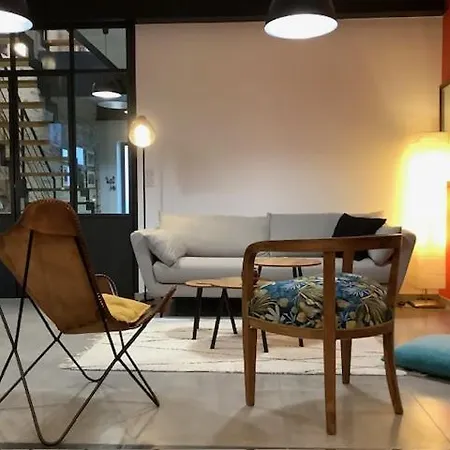 Le Beau Repaire, Chambres D'Hotes, Quartier Historique, Accueil Velos 住宿加早餐酒店