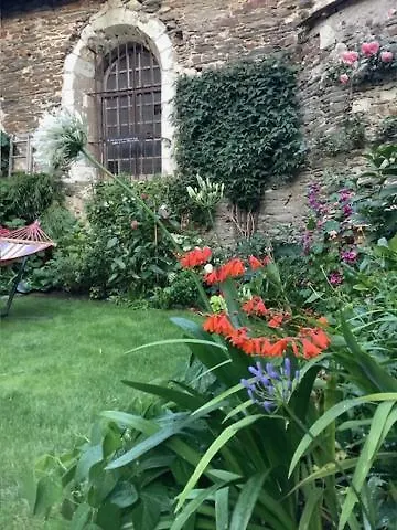 Bed & Breakfast Les Augustins, Chambres D'Hotes, Quartier Historique, Accueil Velos